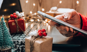 Unwrapping the Best Christmas Decorations at Unbeatable Prices